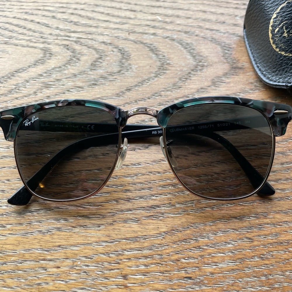 Black Ray Bans